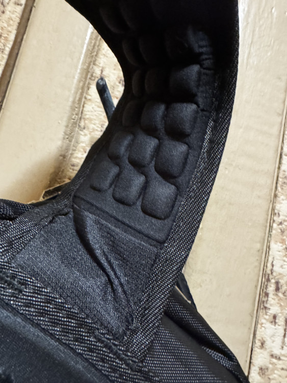 Накладка на плечевой лямке