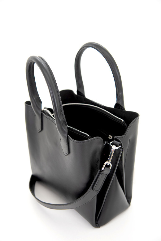 Сумка женская Protege Ц-599.8 чёрная гладкая